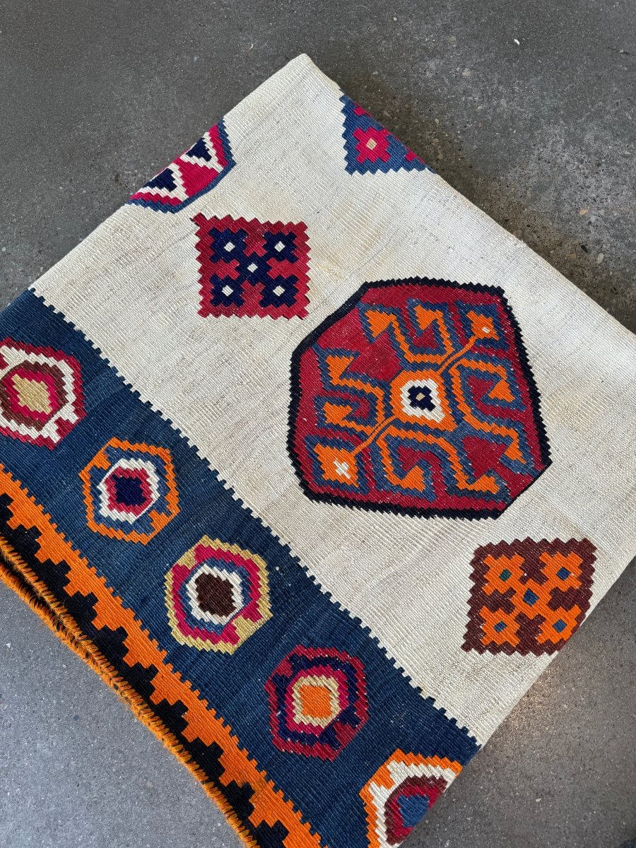 Persian Qashqai Kilim Rug | 4' 11" x 7' 8"
