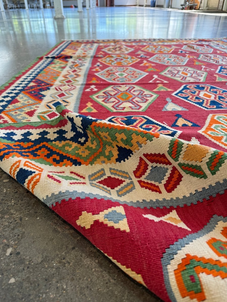 Persian Qashqai Kilim Rug | 5' 4" x 9' 2"