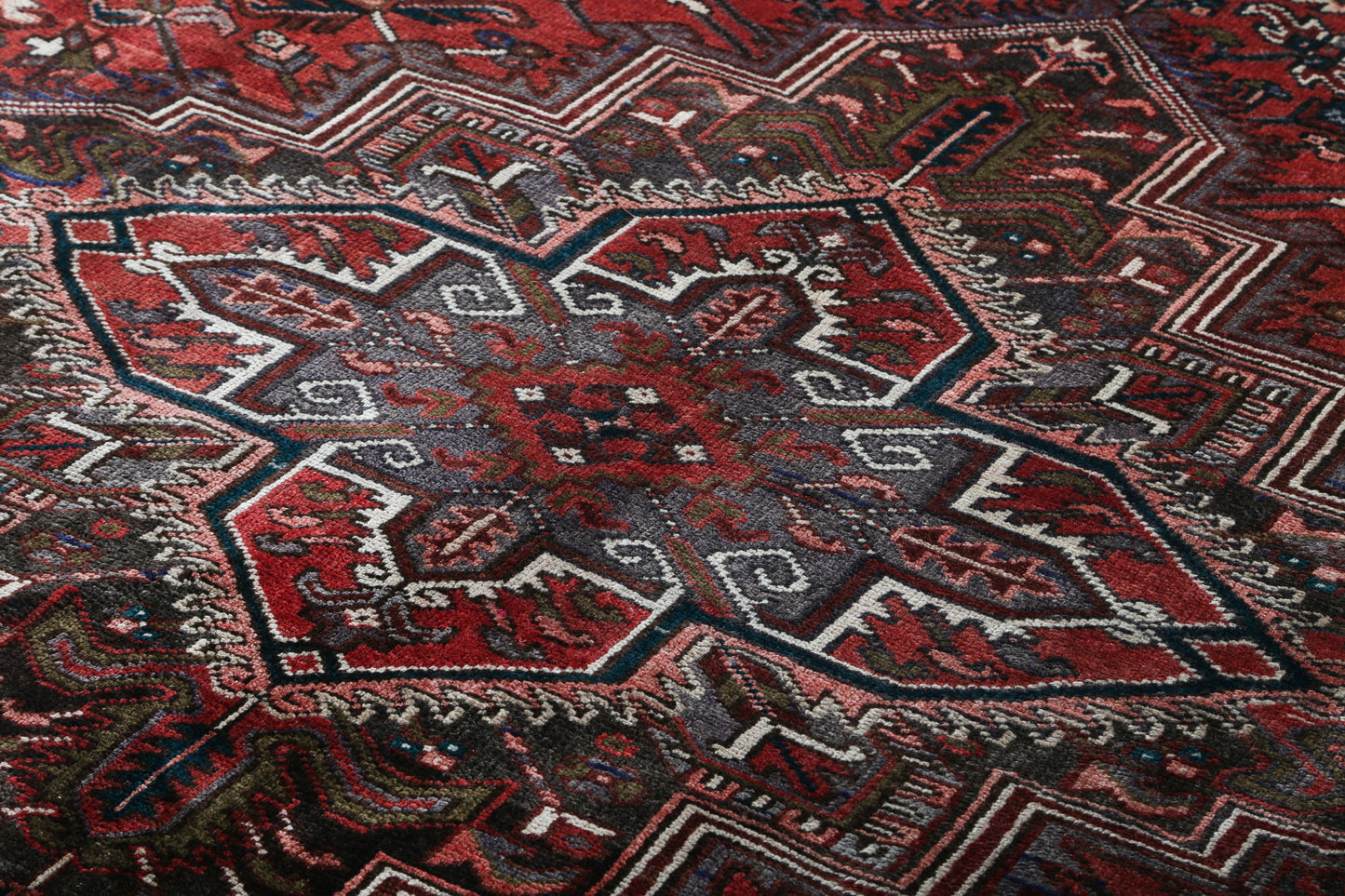 Vintage Persian Heriz Rug | 7' 5" x 10' 10"