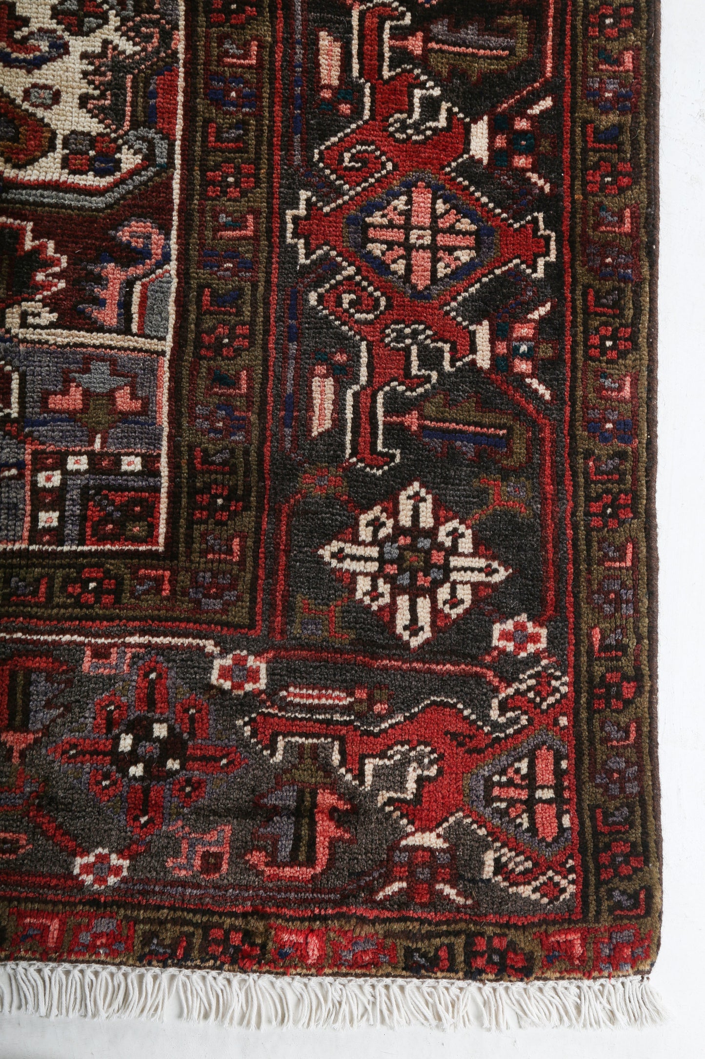 Vintage Persian Heriz Rug | 7' 5" x 10' 10"
