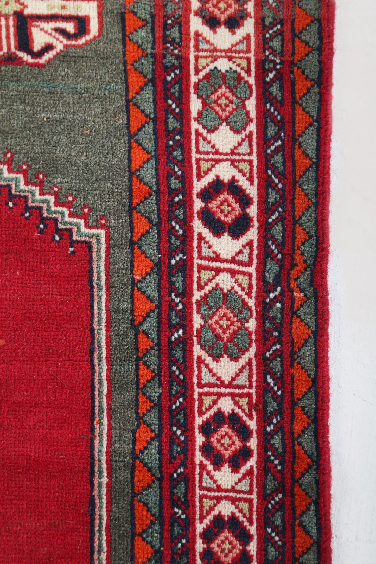 Vintage Persian Abadeh Rug | 2' 11" x 5' 2"