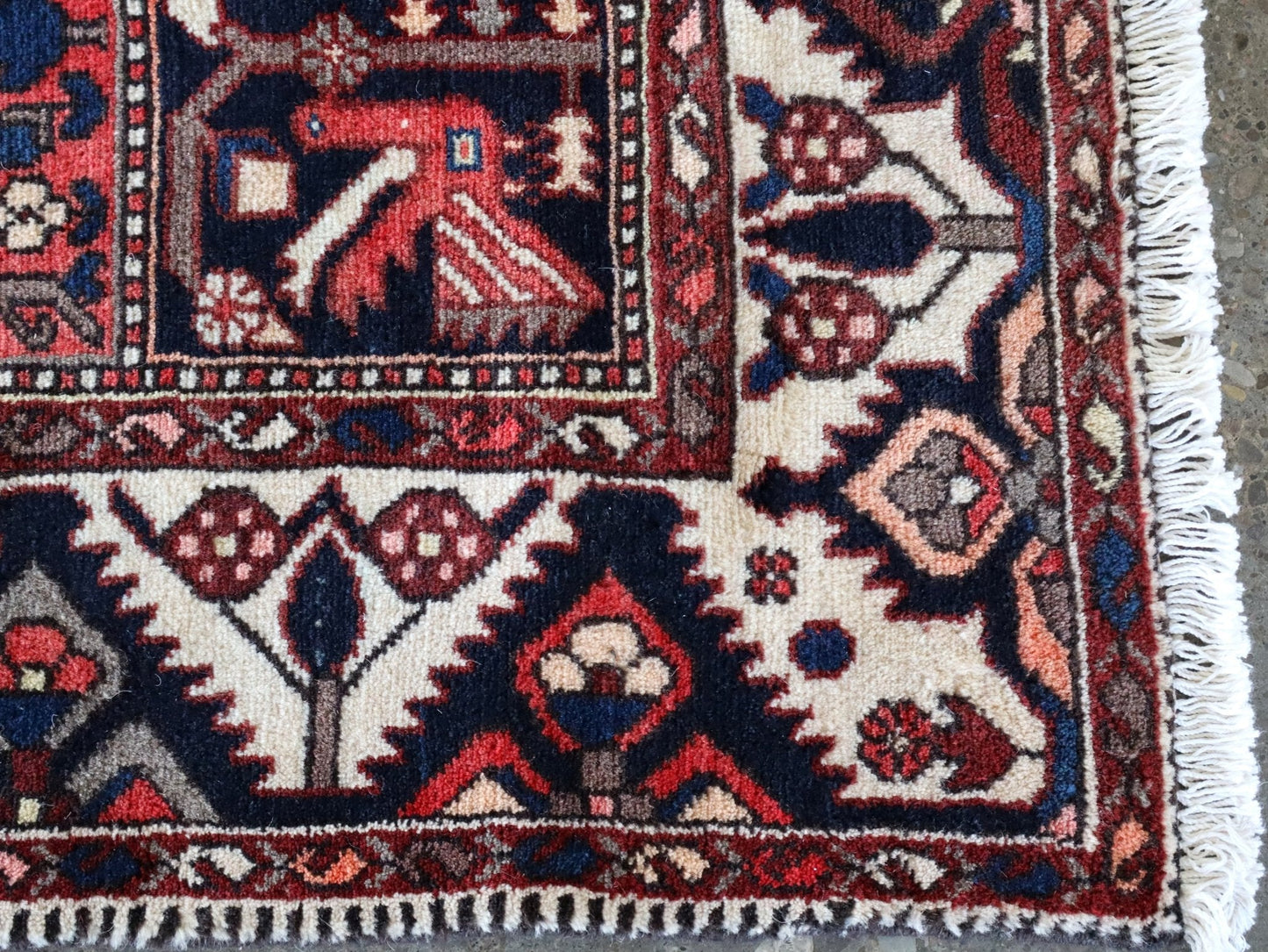 Persian Bakhtiari Rug | 5' 1" x 9' 6"