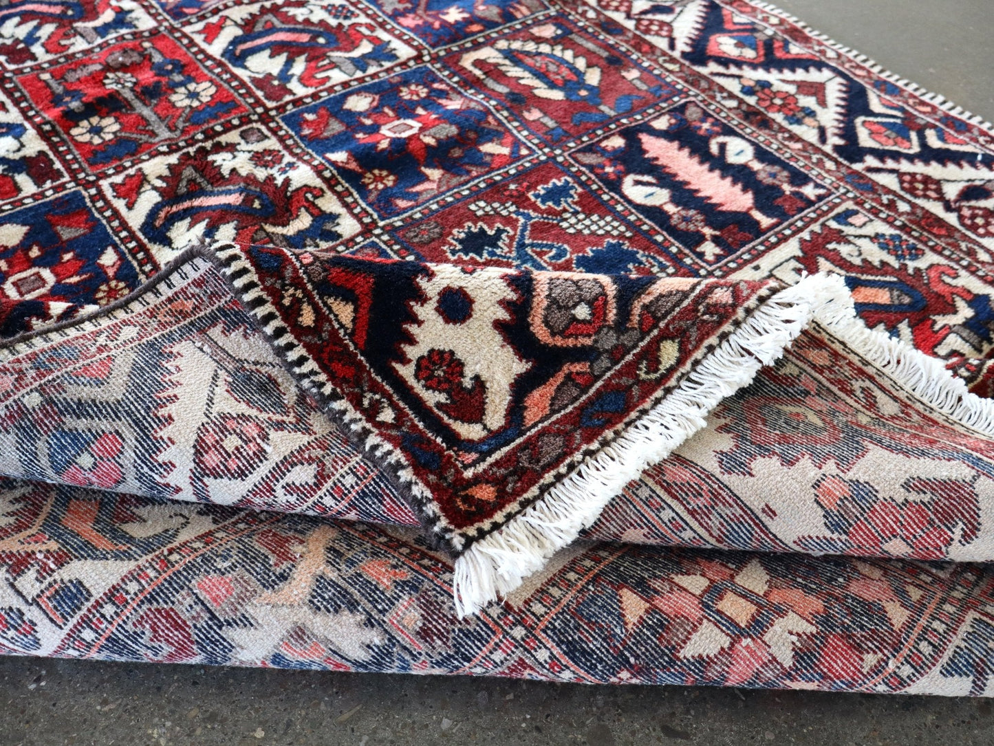 Persian Bakhtiari Rug | 5' 1" x 9' 6"