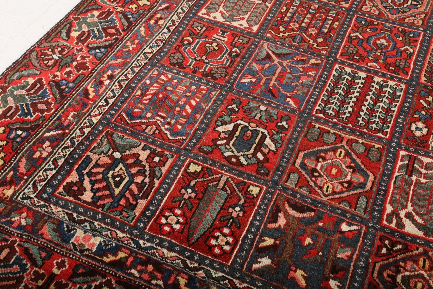 Vintage Persian Bakhtiari Rug | 8' 6" x 12' 6"
