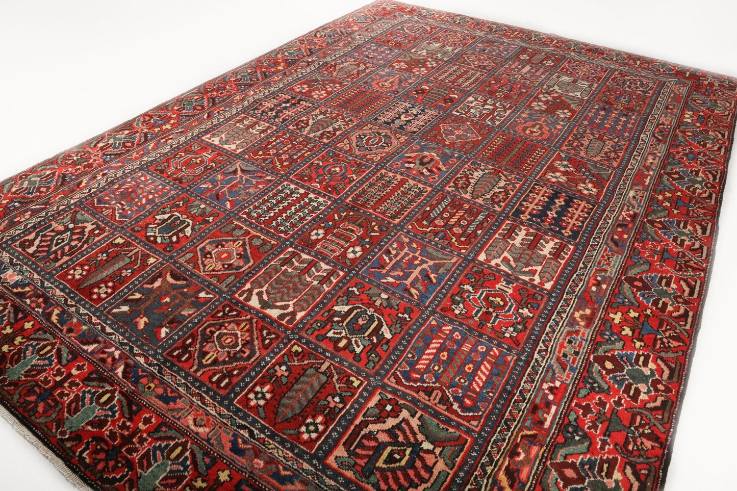 Vintage Persian Bakhtiari Rug | 8' 6" x 12' 6"