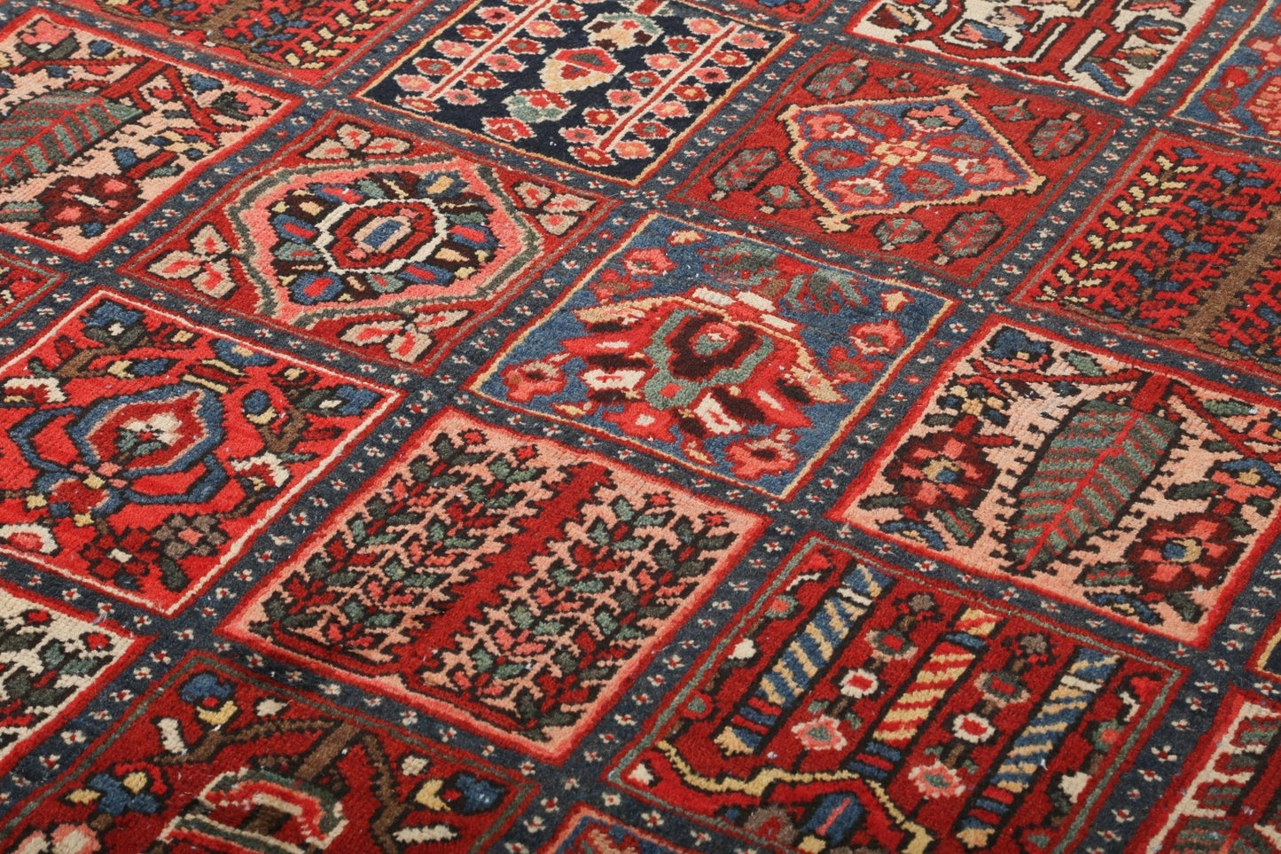 Vintage Persian Bakhtiari Rug | 8' 6" x 12' 6"