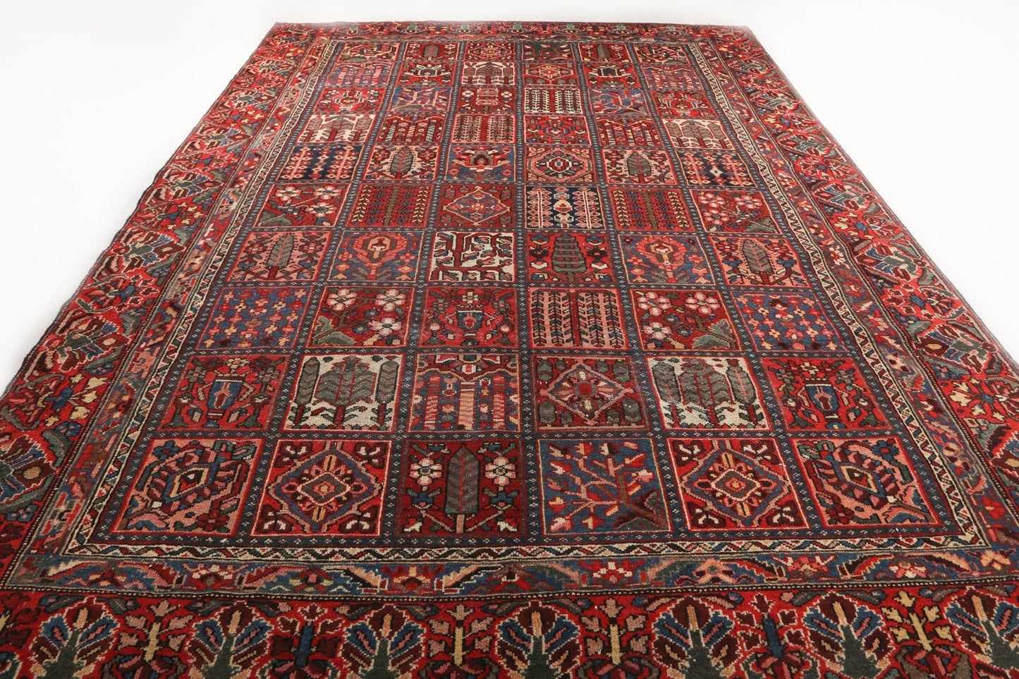Vintage Persian Bakhtiari Rug | 8' 6" x 12' 6"