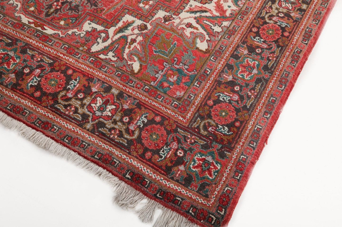 Persian Heriz Rug | 6' 9" x 9' 6"
