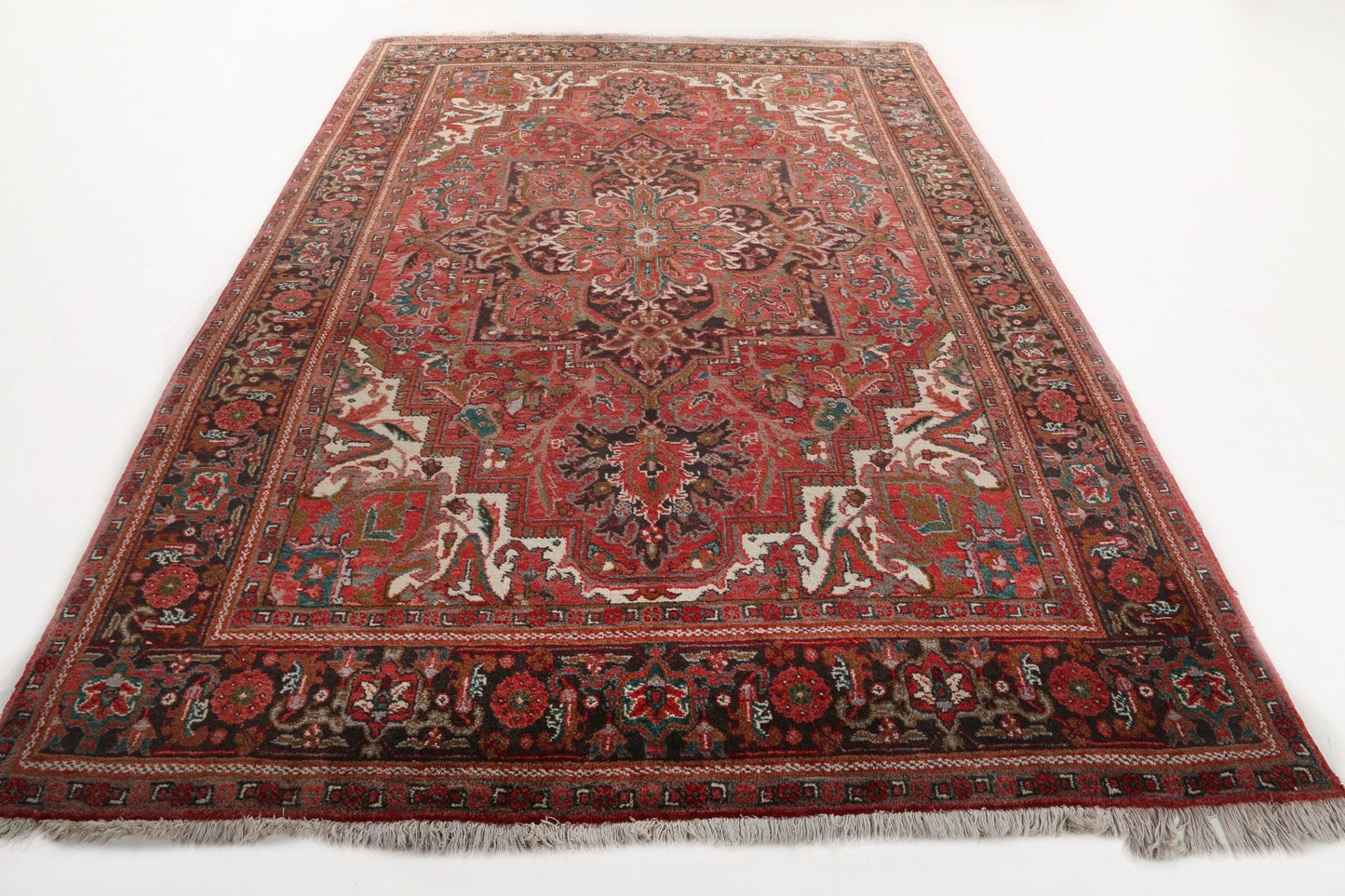 Persian Heriz Rug | 6' 9" x 9' 6"