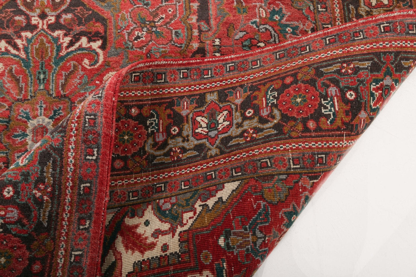 Persian Heriz Rug | 6' 9" x 9' 6"