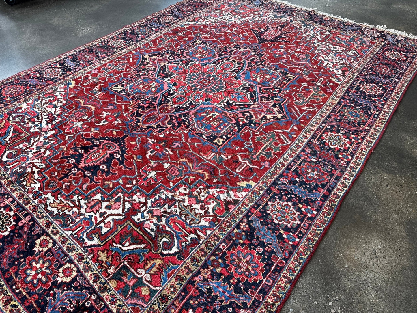 Persian Heriz Rug | 8' 3" x 11’