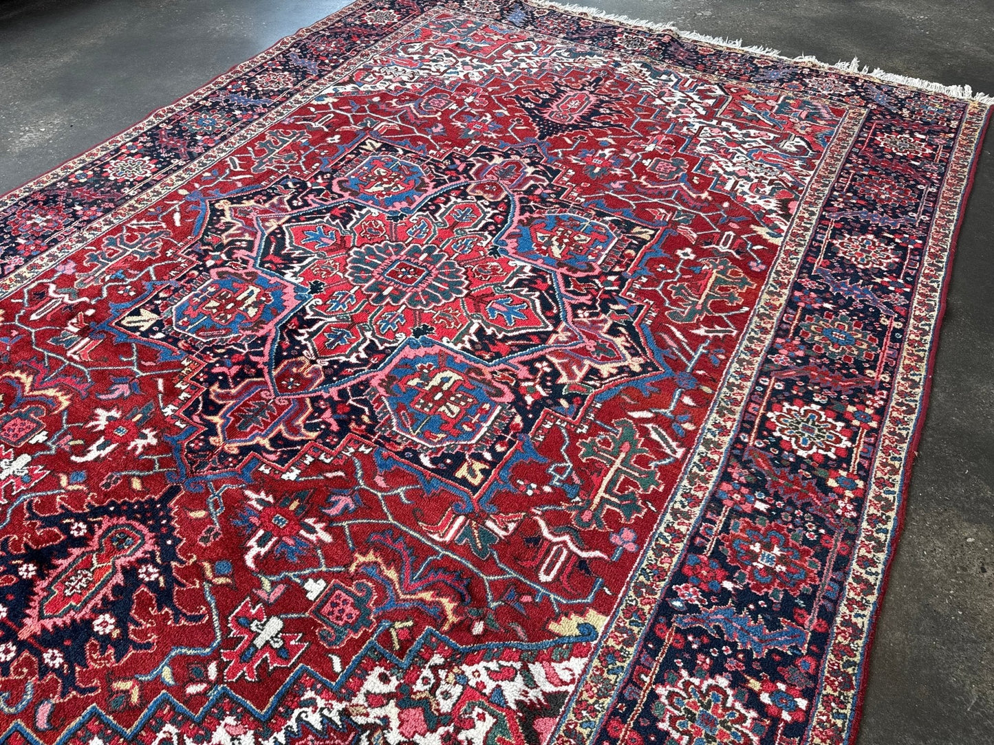 Persian Heriz Rug | 8' 3" x 11’
