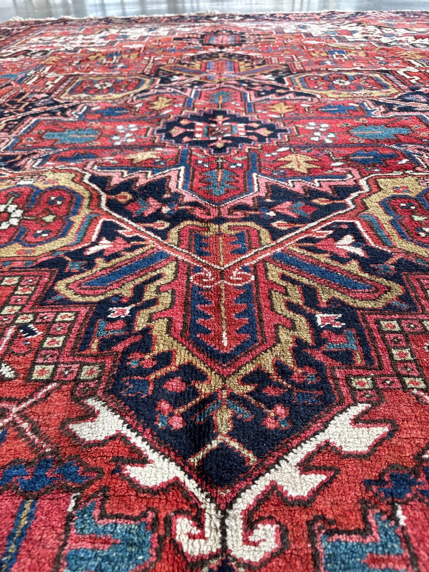 Persian Heriz Rug | 8' 3" x 11’