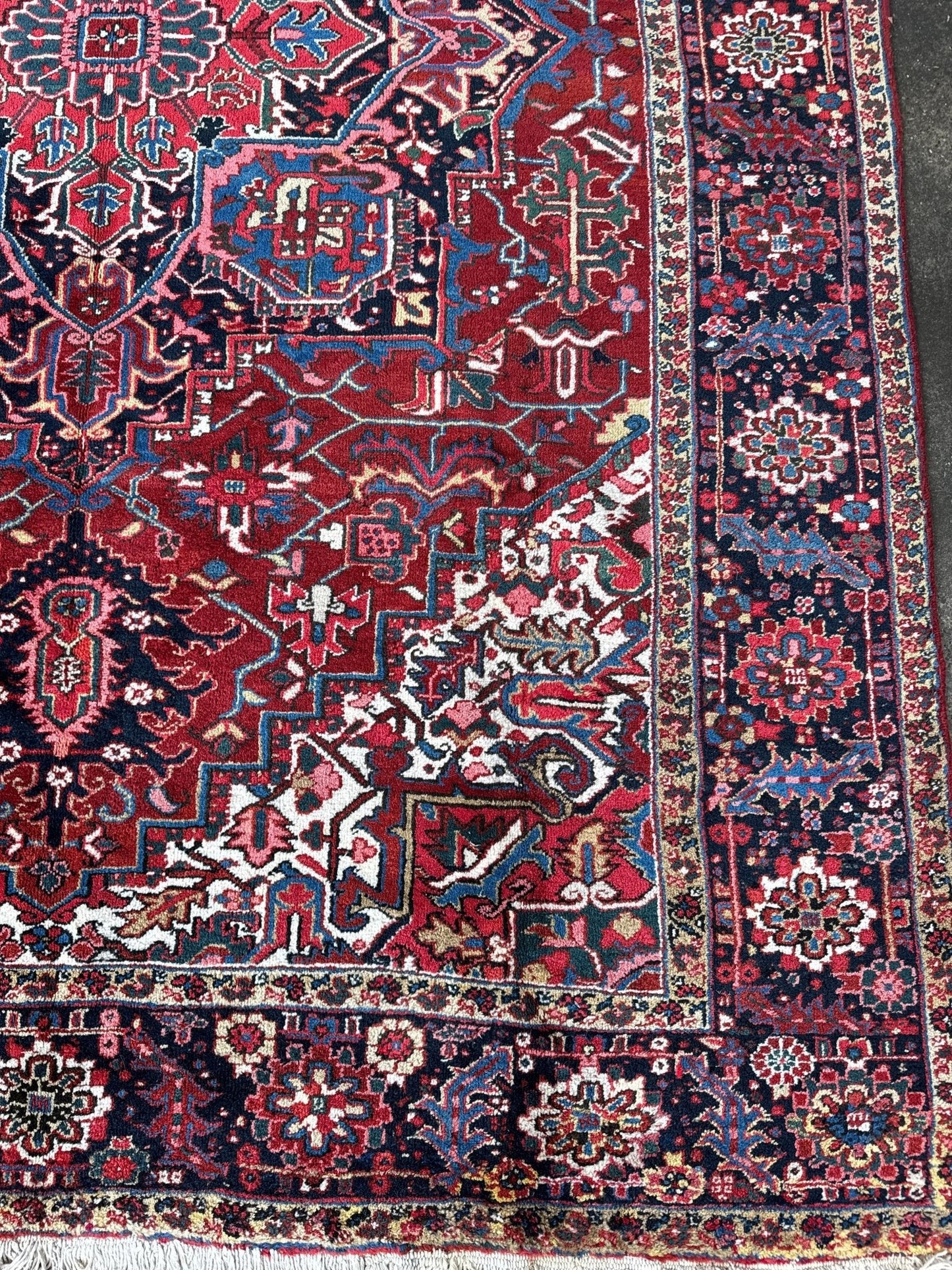 Persian Heriz Rug | 8' 3" x 11’