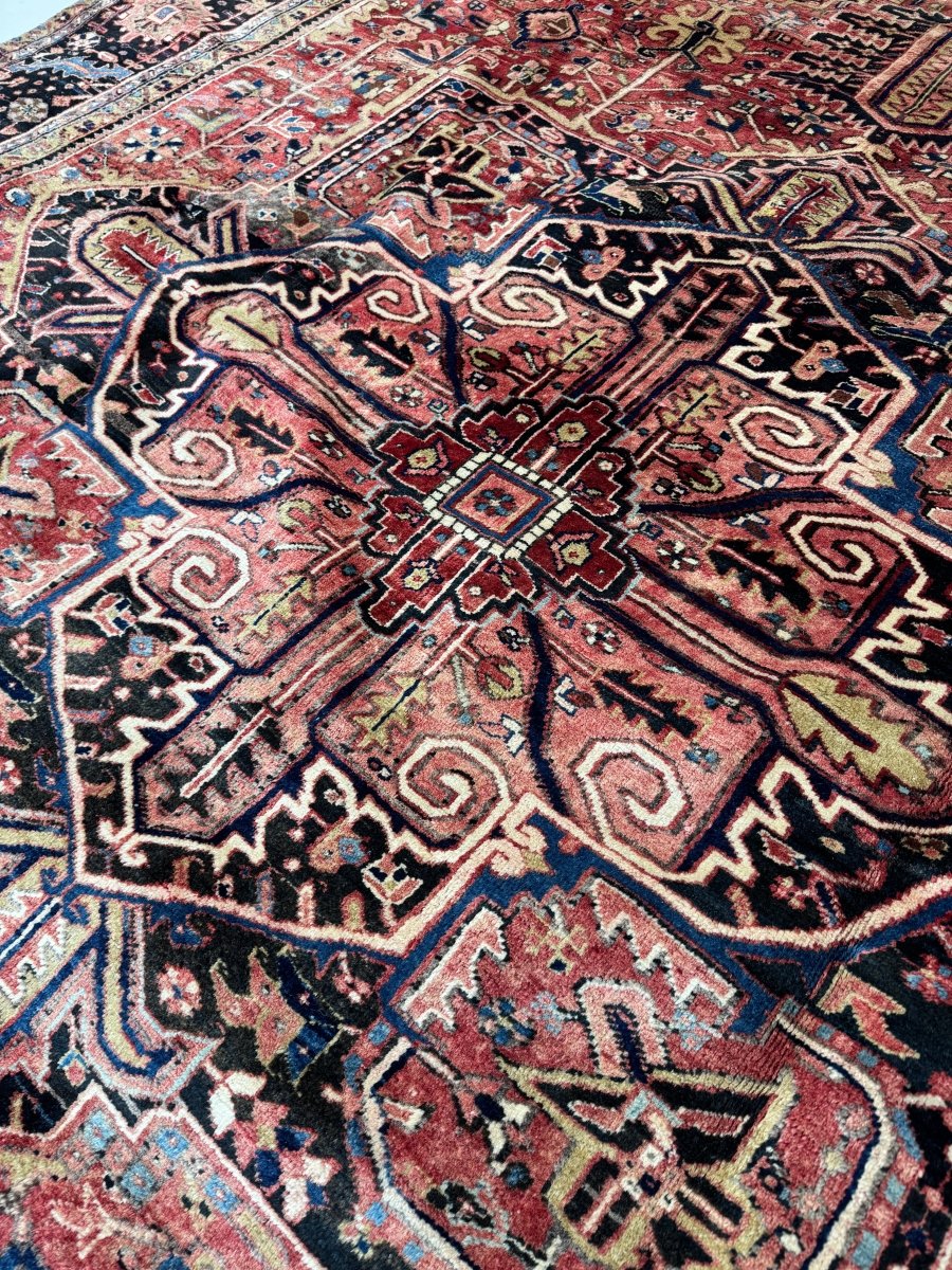 Persian Khuniq Heriz Rug | 9' 10" x 12' 11"