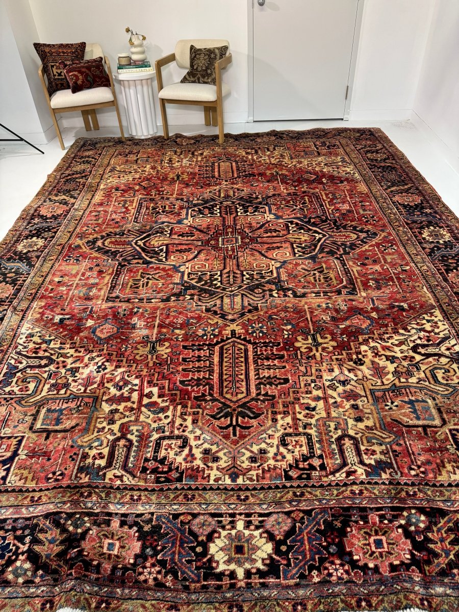 Persian Khuniq Heriz Rug | 9' 10" x 12' 11"