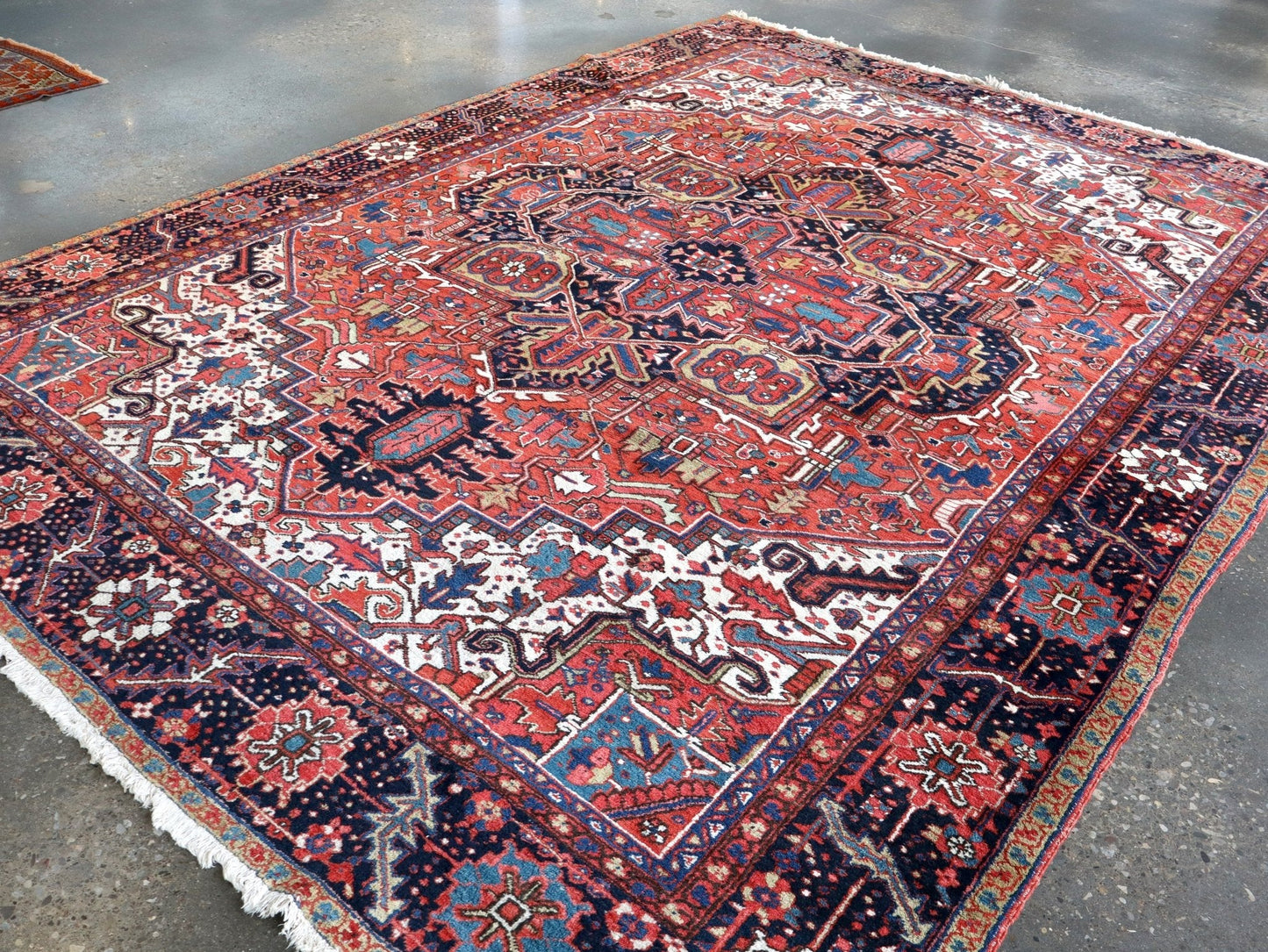 Persian Heriz Rug | 9' 5" x 12' 10"