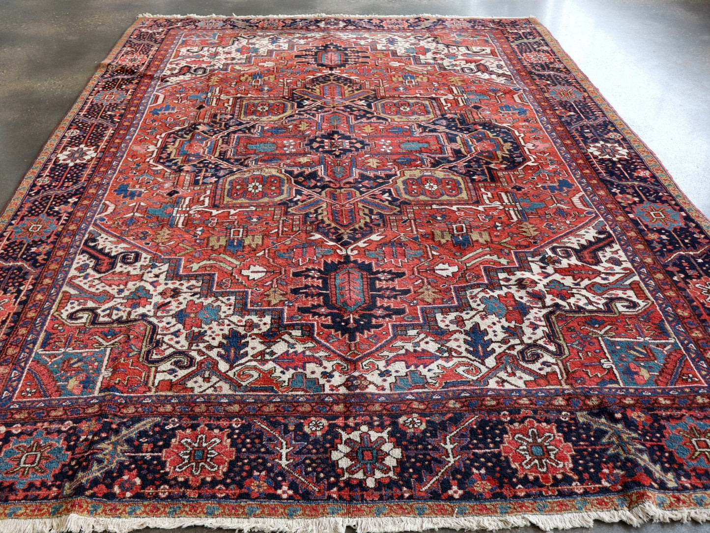 Persian Heriz Rug | 9' 5" x 12' 10"