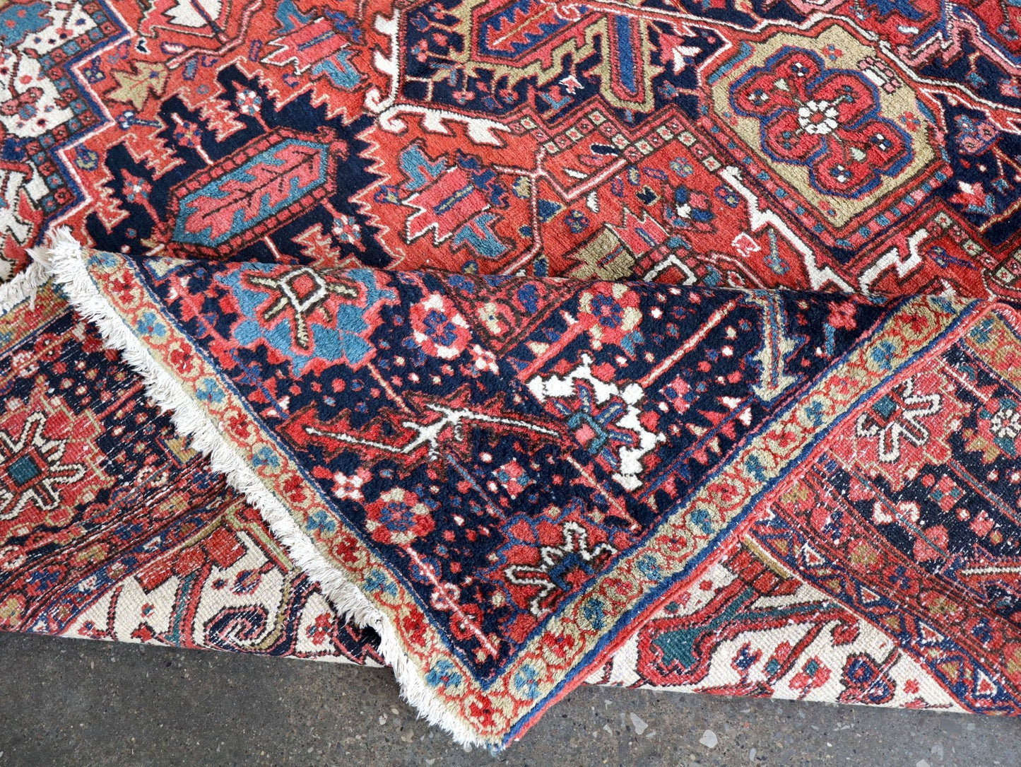 Persian Heriz Rug | 9' 5" x 12' 10"