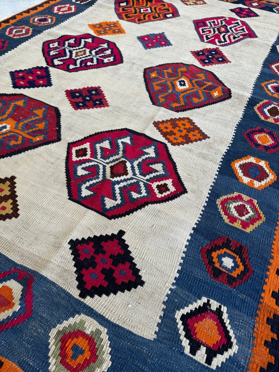 Persian Qashqai Kilim Rug | 4' 11" x 7' 8"