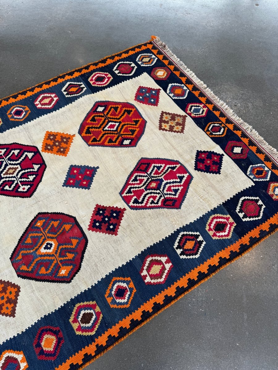 Persian Qashqai Kilim Rug | 4' 11" x 7' 8"