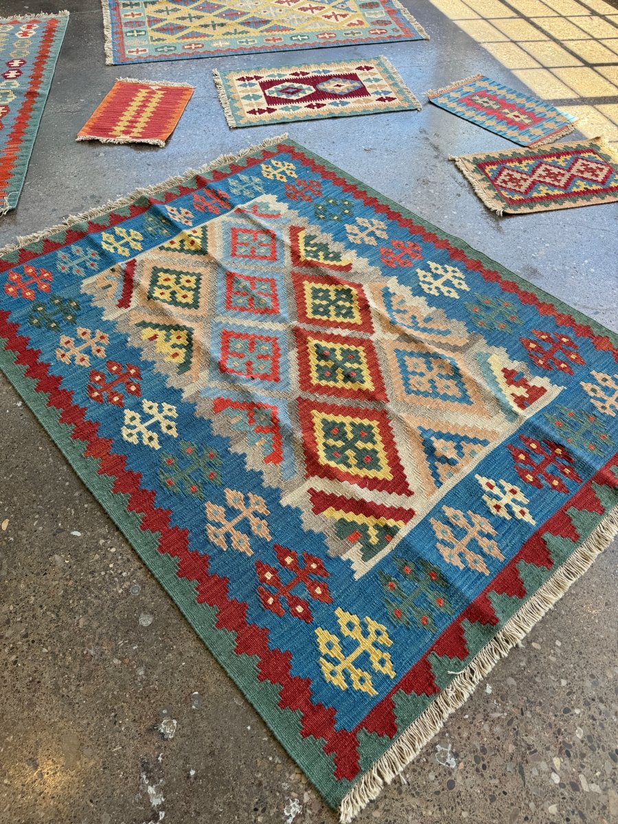 Persian Qashqai Kilim Rug | 5' 2" x 6' 8"