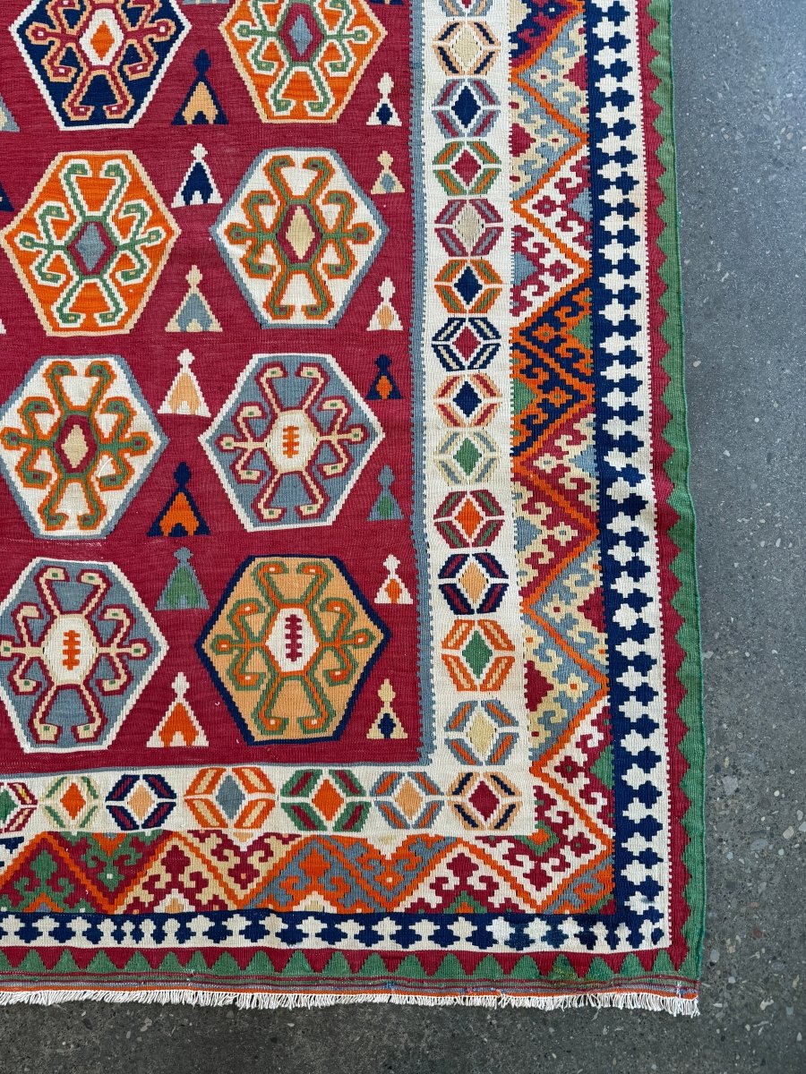 Persian Qashqai Kilim Rug |  5' 4" x 9' 2"