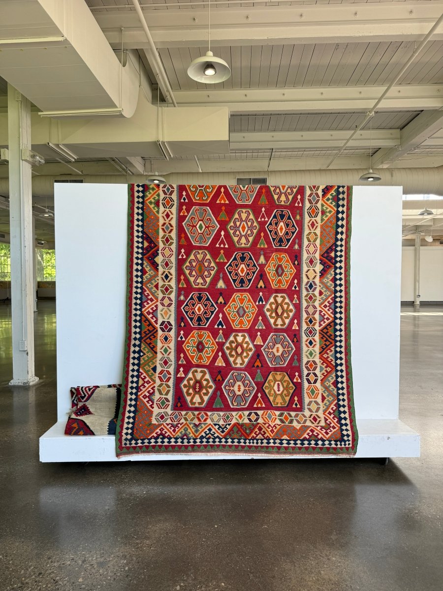 Persian Qashqai Kilim Rug |  5' 4" x 9' 2"