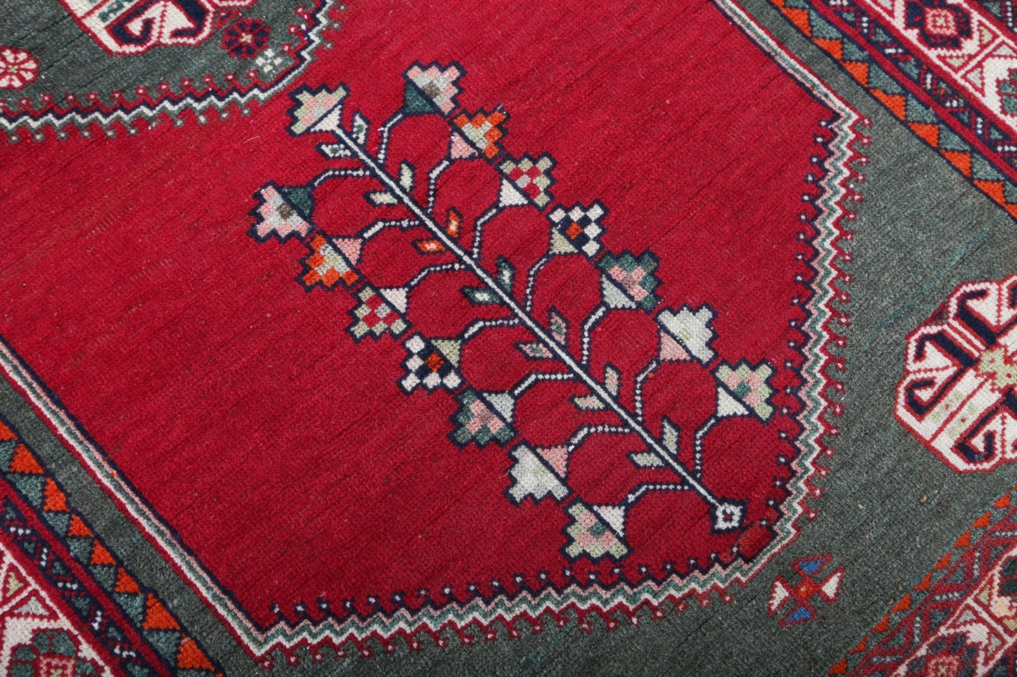 Vintage Persian Abadeh Rug | 2' 11" x 5' 2"