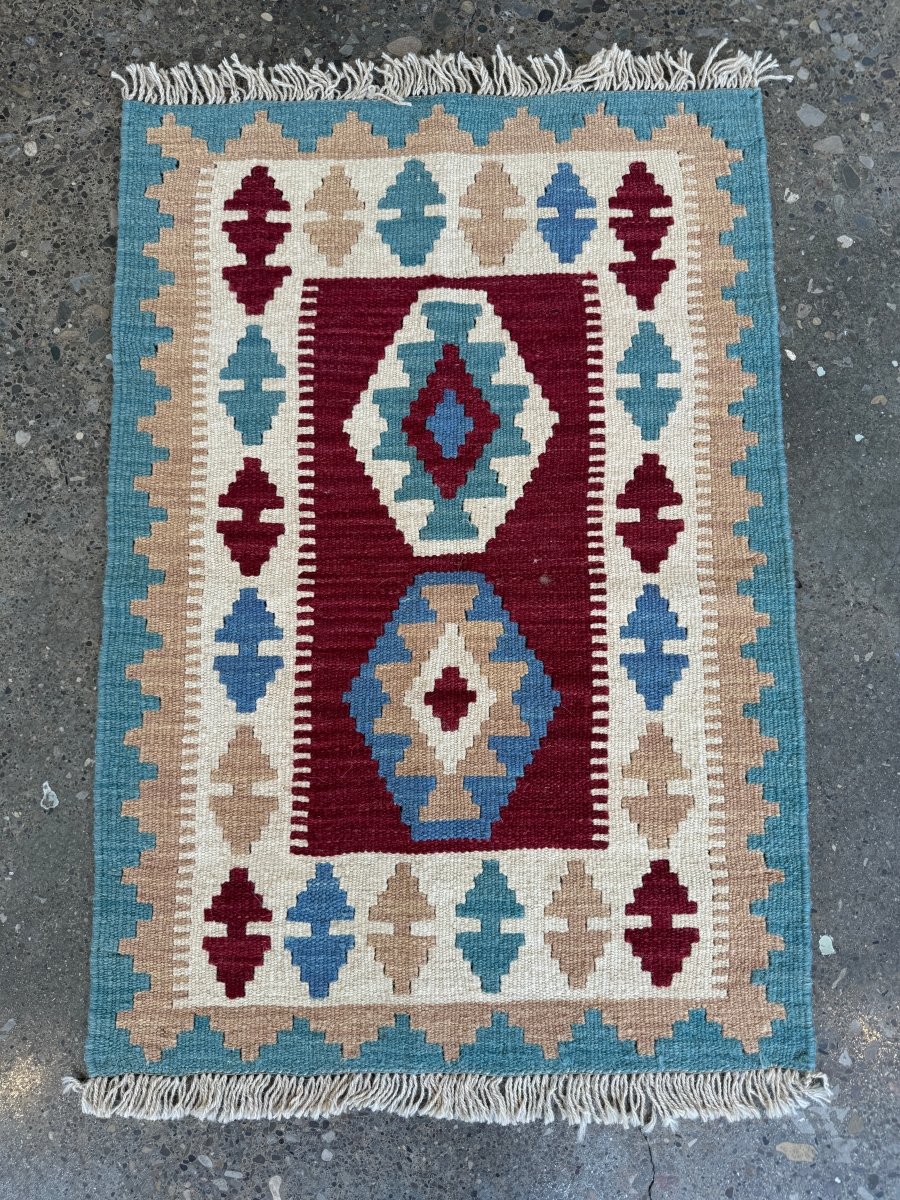 Persian Shiraz Kilim Rug | 2' x 2' 11"