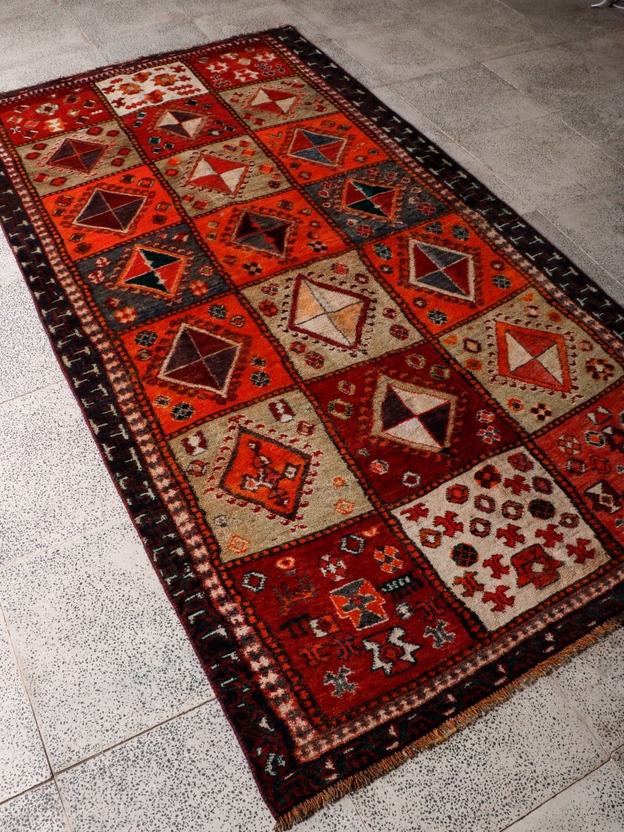 Persian Shiraz Rug | 4' 2” x 7' 10"