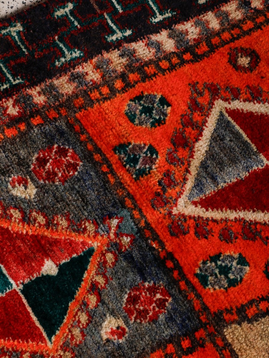 Persian Shiraz Rug | 4' 2” x 7' 10"