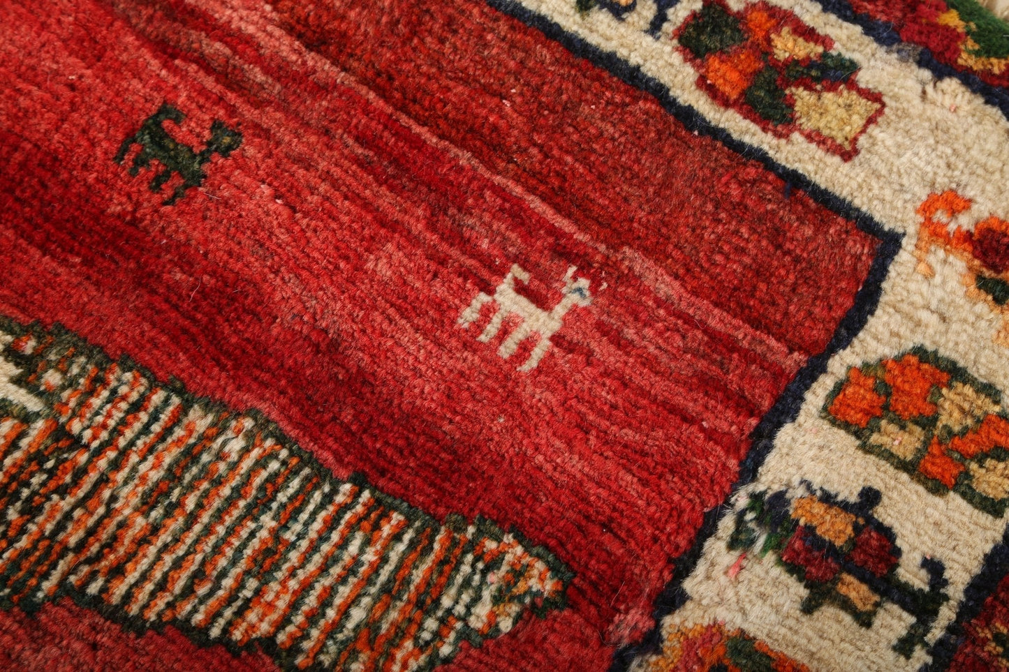 Persian Shiraz Rug | 5' 11" x 6' 9"