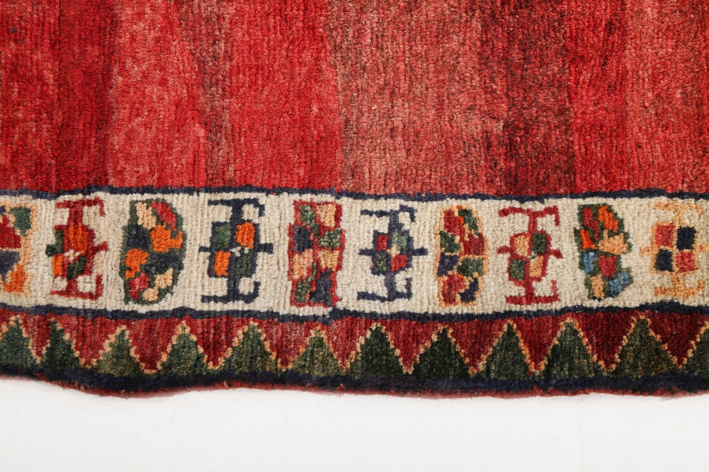 Persian Shiraz Rug | 5' 11" x 6' 9"