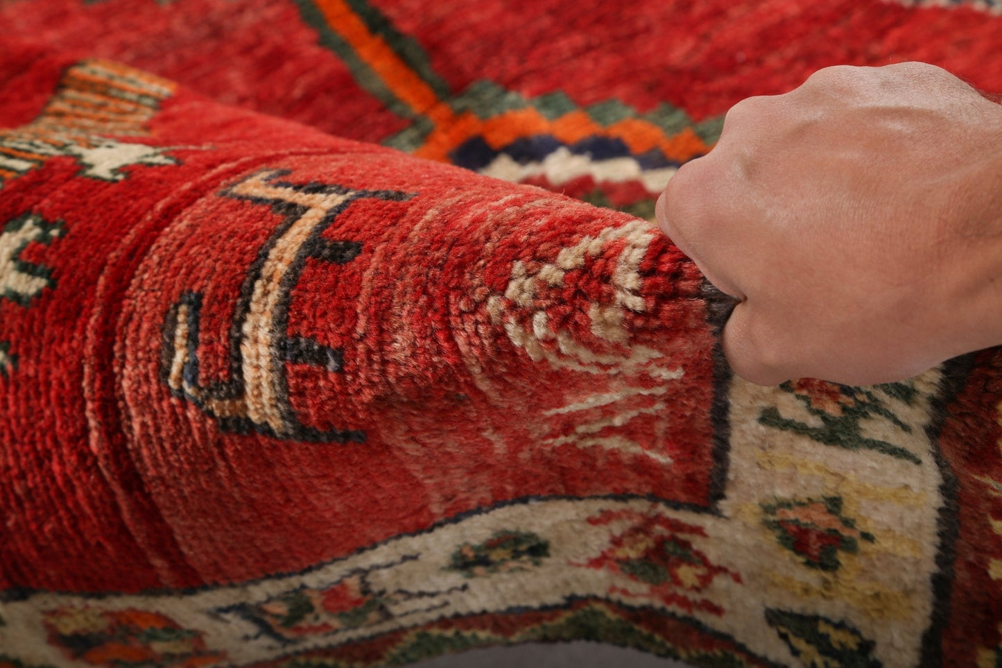 Persian Shiraz Rug | 5' 11" x 6' 9"