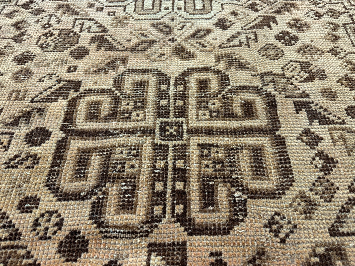 Persian Shiraz Rug | 5' 5” x 7' 11"