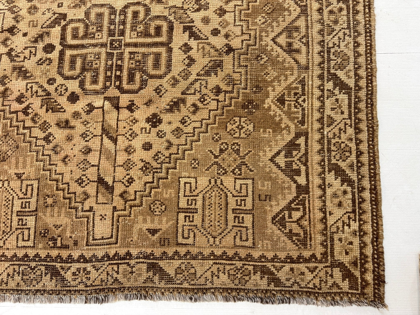 Persian Shiraz Rug | 5' 5” x 7' 11"
