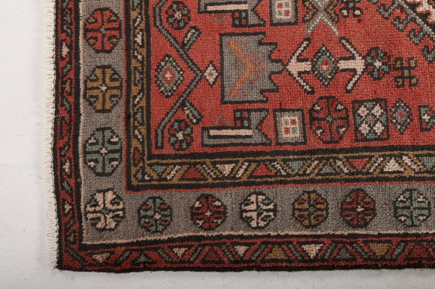 Persian Zanjan Rug | 4' 3" x 7' 10"
