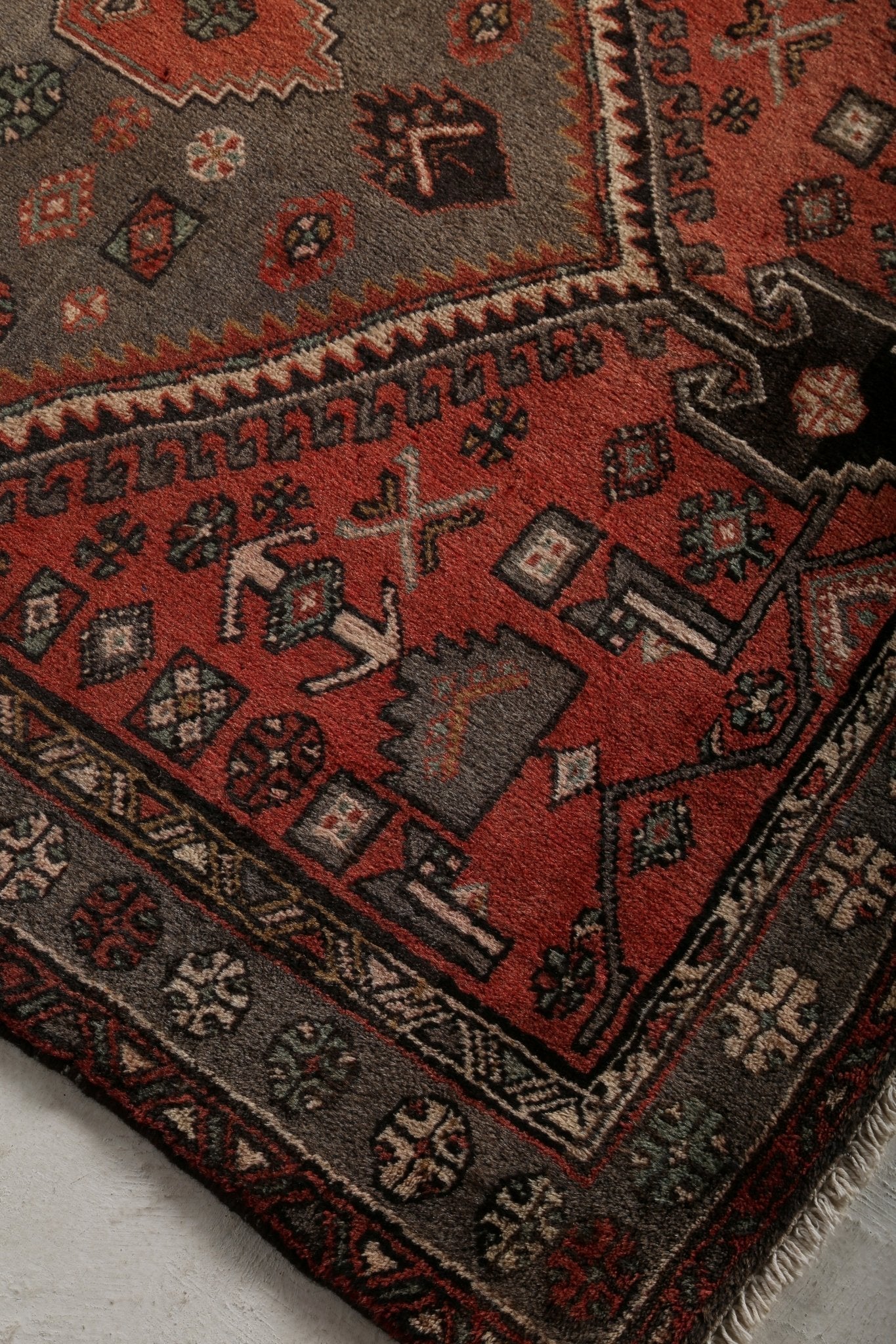 Persian Zanjan Rug | 4' 3" x 7' 10"