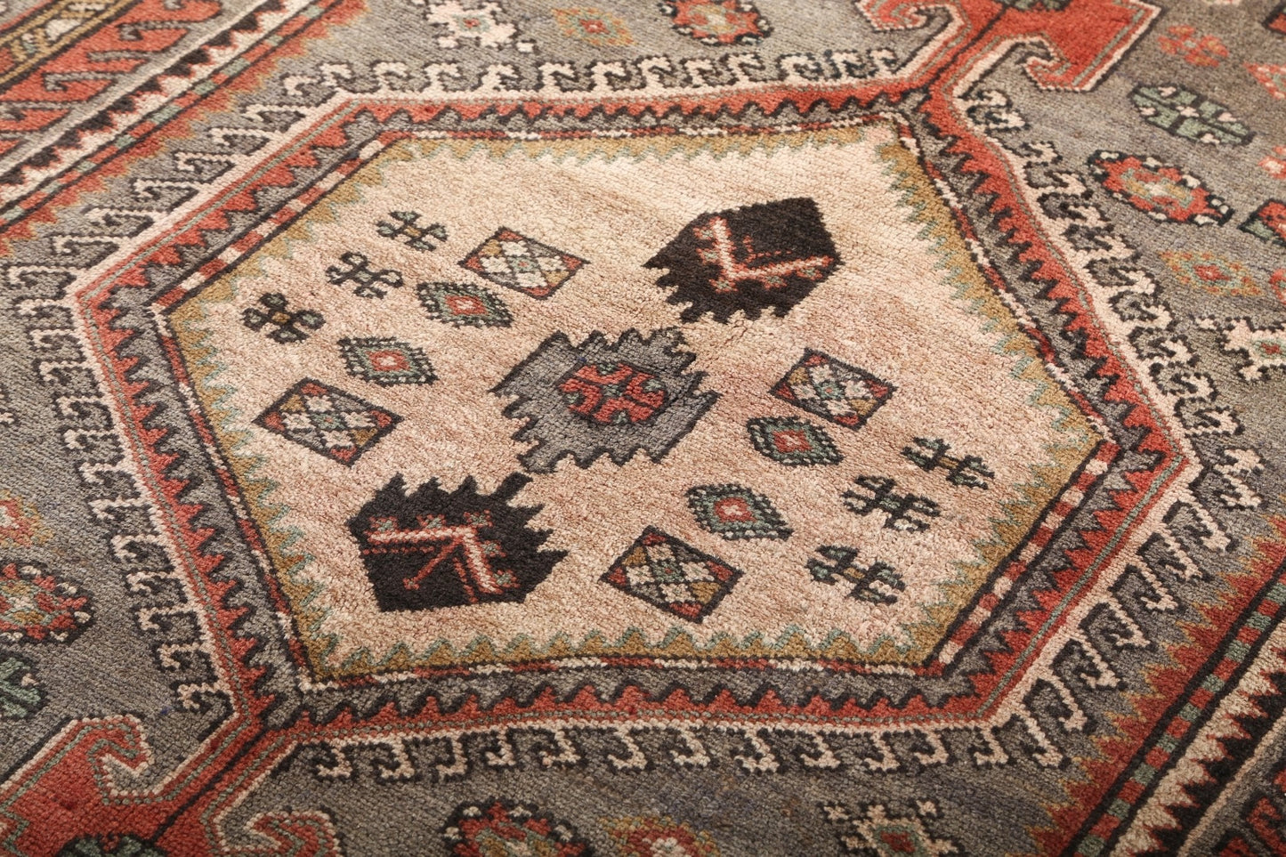 Persian Zanjan Rug | 4' 3" x 7' 10"