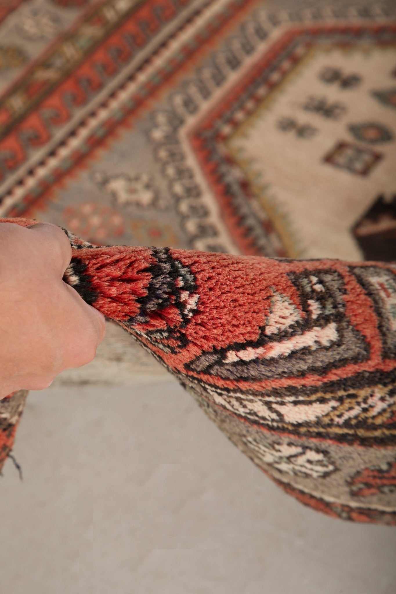 Persian Zanjan Rug | 4' 3" x 7' 10"