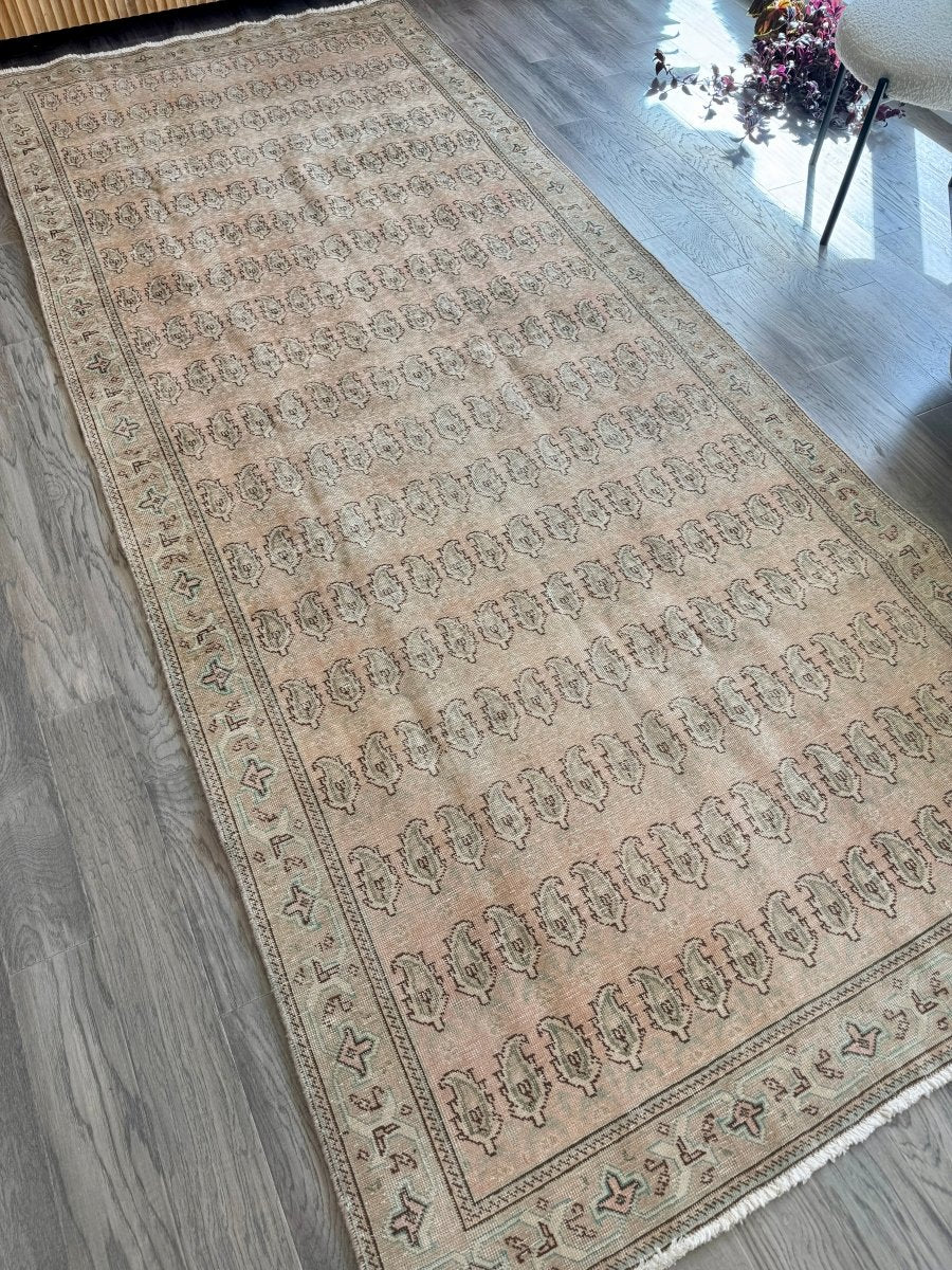 Tabriz Paisley Rug | 4' 9" x 11' 2"