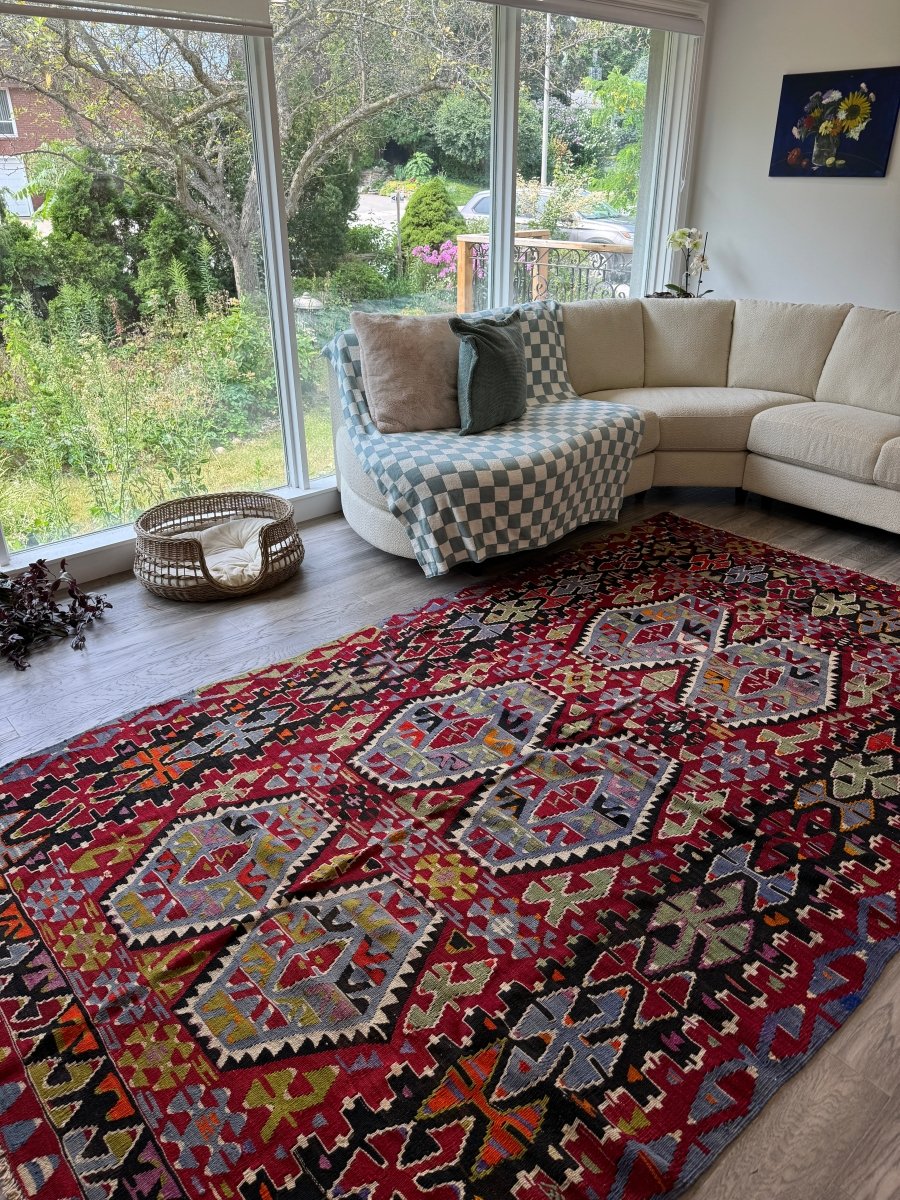 Turkish Uşak Eşme Kilim | 5' 11" x 10' 4"