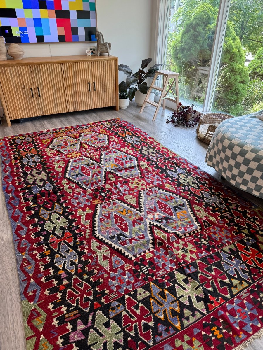 Turkish Uşak Eşme Kilim | 5' 11" x 10' 4"