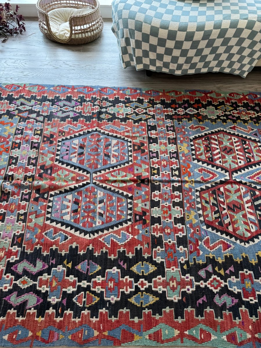 Turkish Uşak Eşme Kilim | 5' 7" x 10'