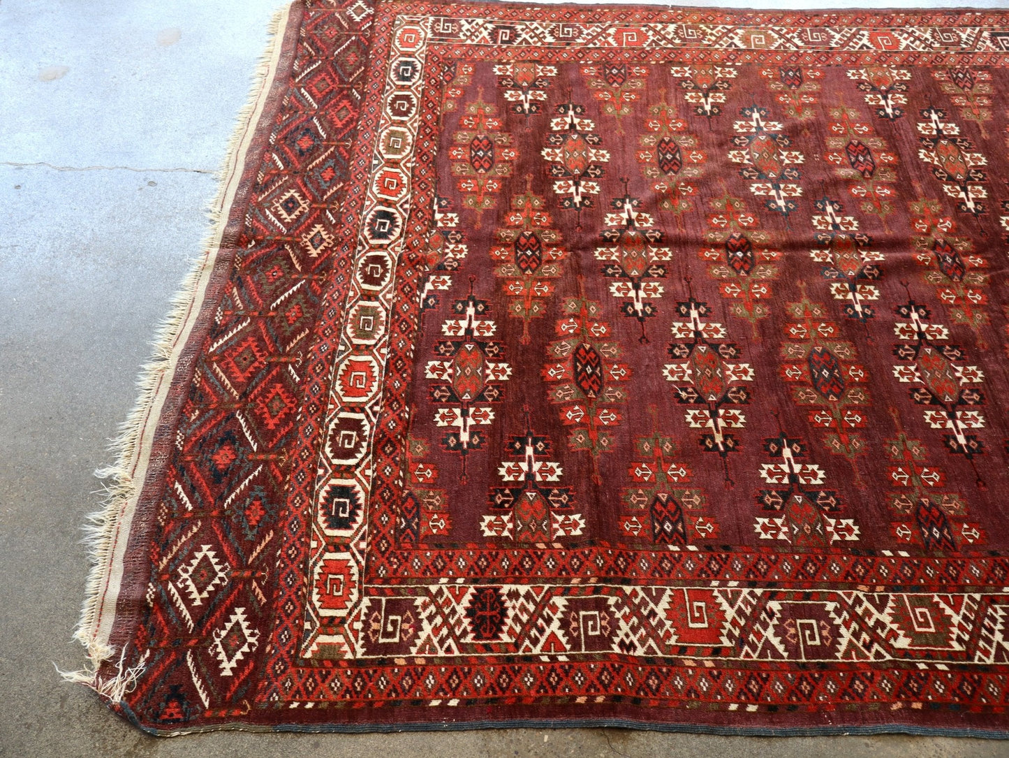 Turkmen Yomut Rug | 6' 10" x 10' 7"