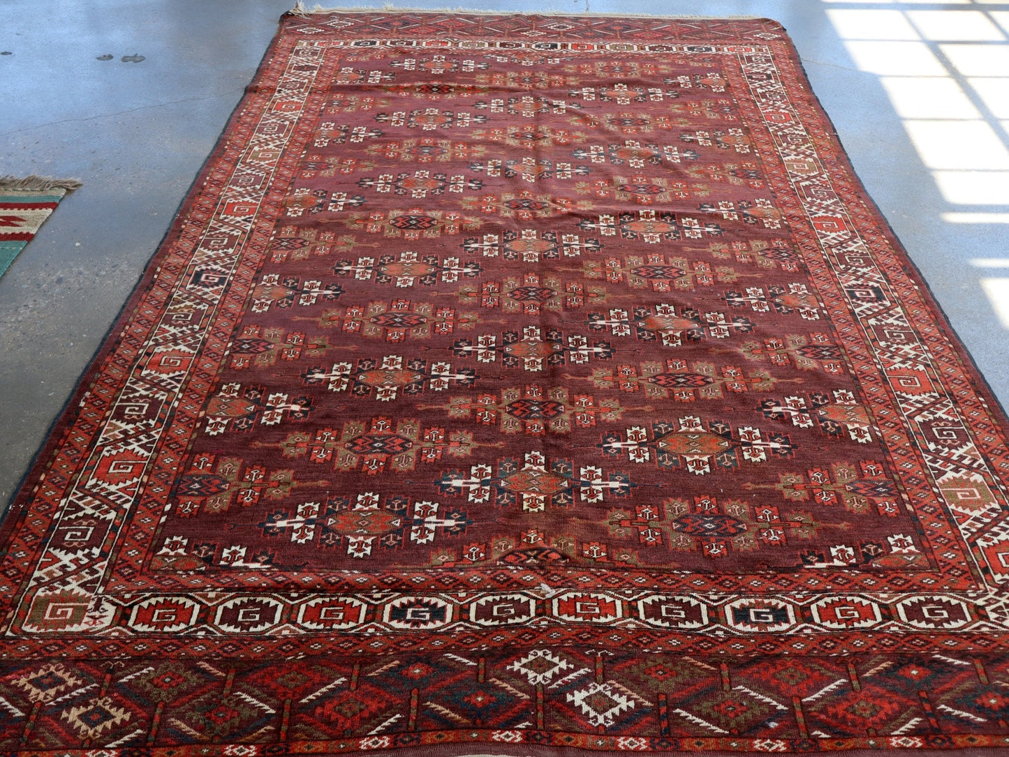 Turkmen Yomut Rug | 6' 10" x 10' 7"