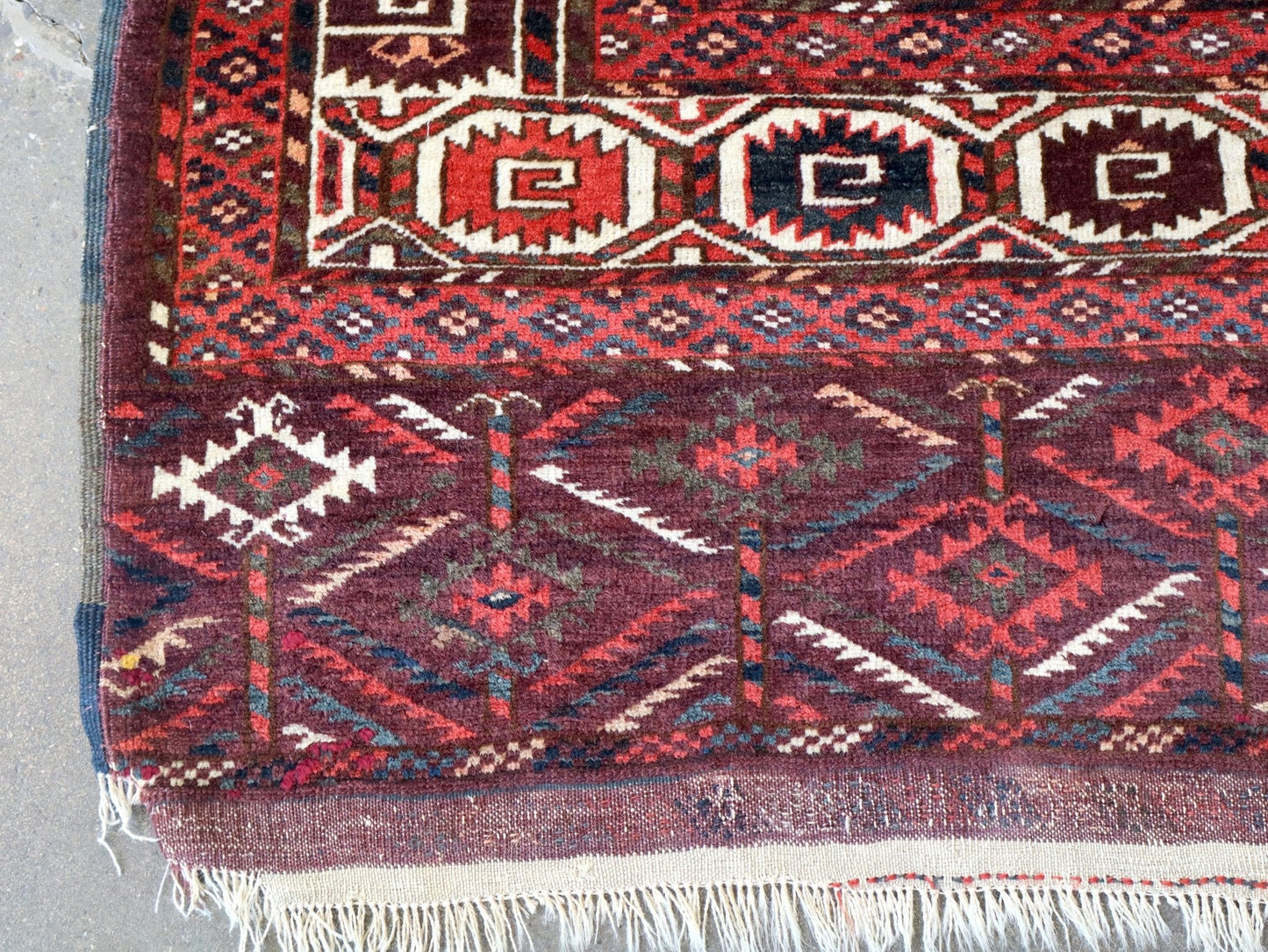 Turkmen Yomut Rug | 6' 10" x 10' 7"
