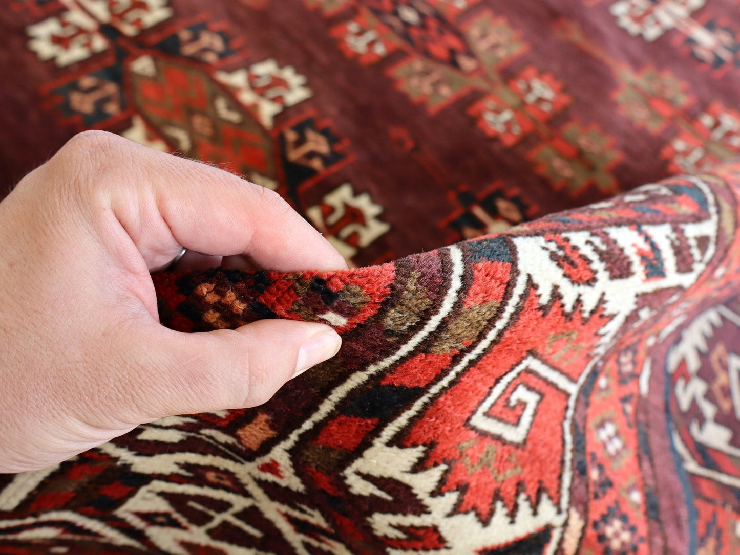 Turkmen Yomut Rug | 6' 10" x 10' 7"