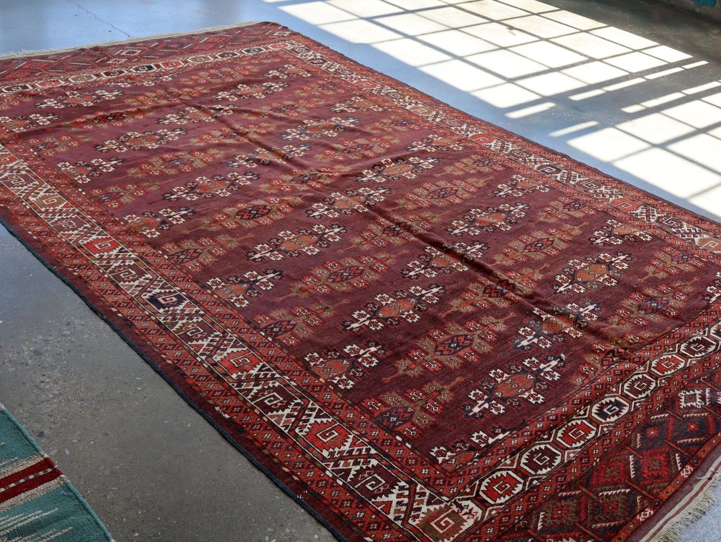 Turkmen Yomut Rug | 6' 10" x 10' 7"